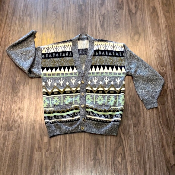 BEHDAD BEENAZIR Men’s Cardigan Sweater Medium/Large